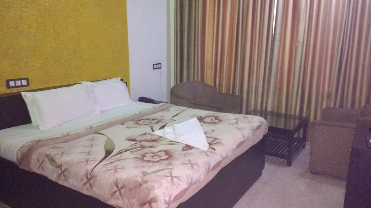 Sanjay Motels I Pvt Ltd Pura Raghunāth Buitenkant foto