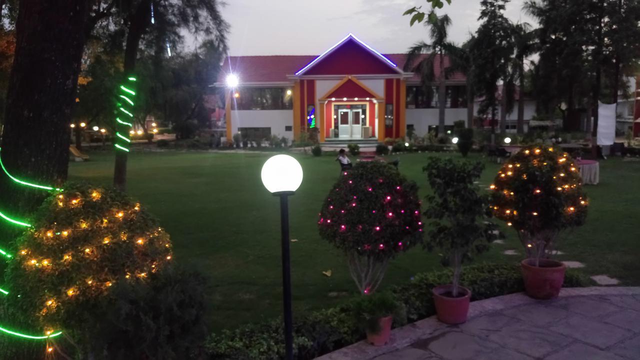 Sanjay Motels I Pvt Ltd Pura Raghunāth Buitenkant foto